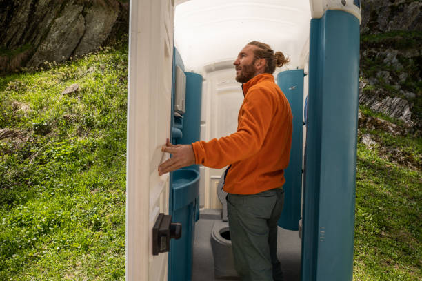 Best Portable bathroom rental  in Midland, WA